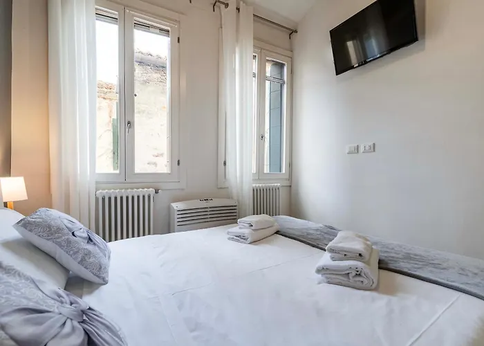 Botteri Palace Apartments By Wonderful Italy